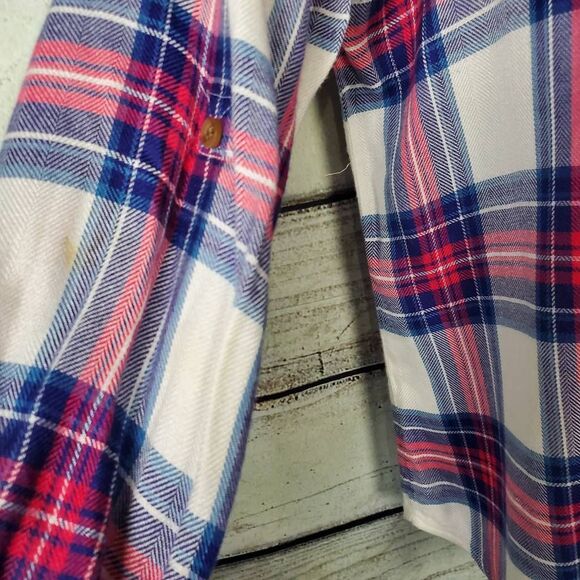 Tinsel Women’s Large Pink Blue Plaid Long Sleeve Button Down Shirt 100% Rayon - Picture 3 of 8